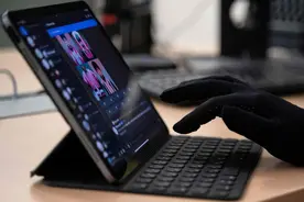 谁在为AI课程付费？“你拿这个事当救命稻草，这是一个问题”图片