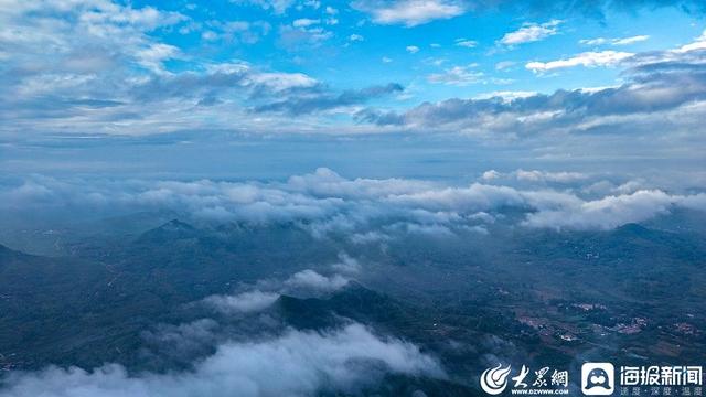 临沂：天上王城景区云雾缭绕