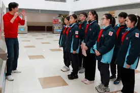 不出校园就能看高科技展品，上海科技馆“大国重器”展品首次进入中小学校园图片