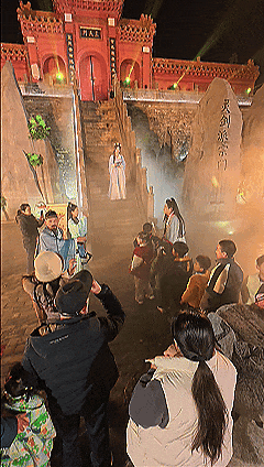 打铁花+漫飞雪+玩穿越！荆州惊现冰火仙侠夜