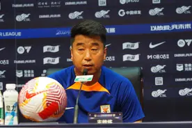 泰山队主场迎战上海上港，发布会确认崔康熙将于近日回归图片