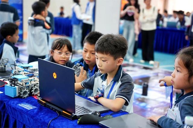 澳门学子首次参加！金湾区青少年人工智能大赛开赛