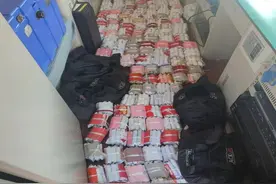 翻越万枚“硬币山”，传递光大真情感——光大银行青岛分行前往湛山寺提供硬币回收服务图片