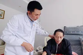“跛脚村医”黄永剑：守护村民健康22年 用脚步丈量农村基层卫生事业图片