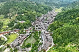 幸福生活，像花儿一样绽放——习近平总书记在贵州和云南考察纪实图片