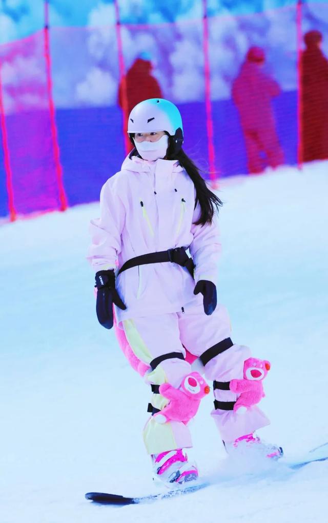 一秒入冬，雪狐奇遇！武汉市中心藏了个冰雪乐园