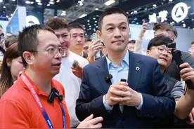 各路大佬齐聚北京车展蔚来展台，李斌的好人缘从何而来？图片