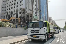 六安人民路老国税大楼破拆进入最后阶段图片