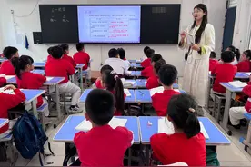 郑州市二七区教研员莅临汝河路小学指导教学工作图片
