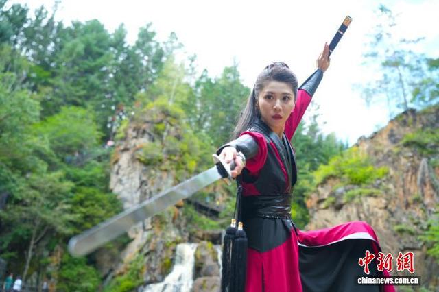 国风旅拍邂逅“中国第一龙乡”山水 文旅融合焕发新活力