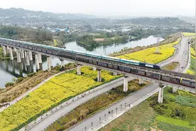 “什邡号”旅游列车首次发车图片