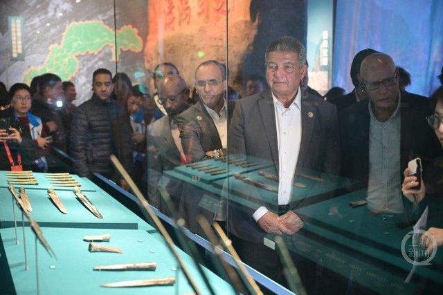 壮丽三峡再“圈粉”！中阿论坛嘉宾打卡三峡博物馆