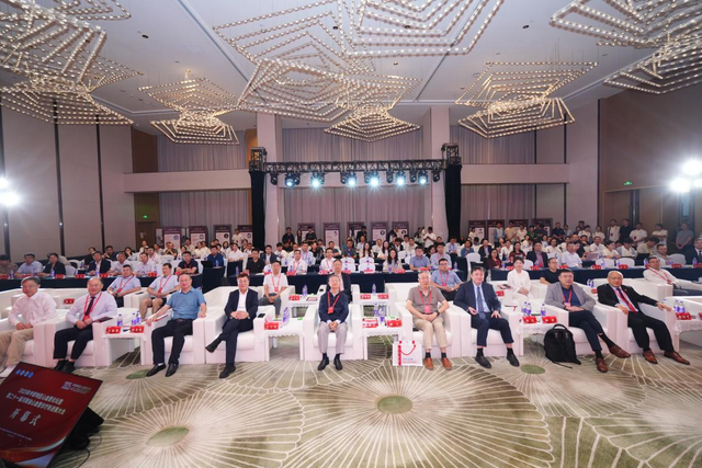 2025中部心血管论坛暨中原生物治疗峰会在郑启幕