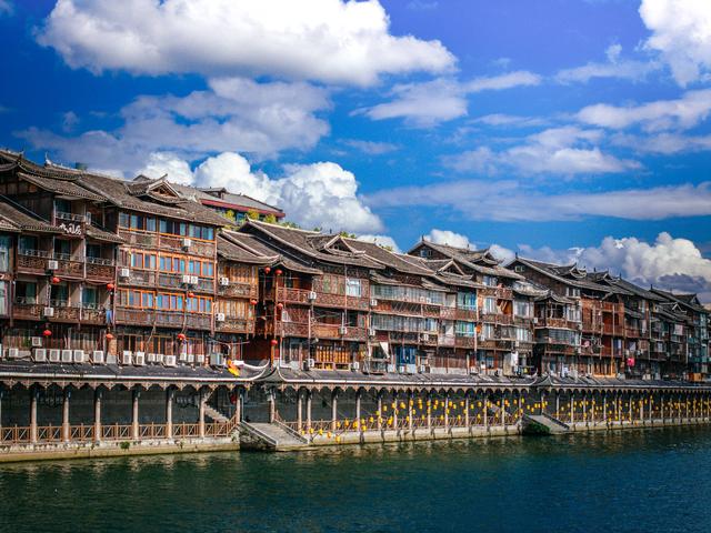 宝藏小城火“出圈”——解锁芷江文旅的“流量密码”