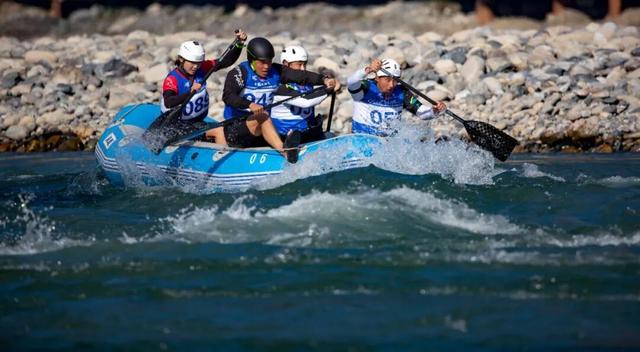 冬季到怒江来漂流