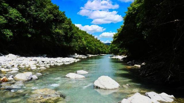 鹤峰：清凉入画小甘溪