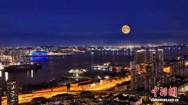外媒关注国庆中秋假期：文旅消费提振经济，文化输出辐射全球