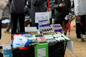 考场外“体考神器”当街摆卖，怎能公开鼓吹“走捷径”？图片
