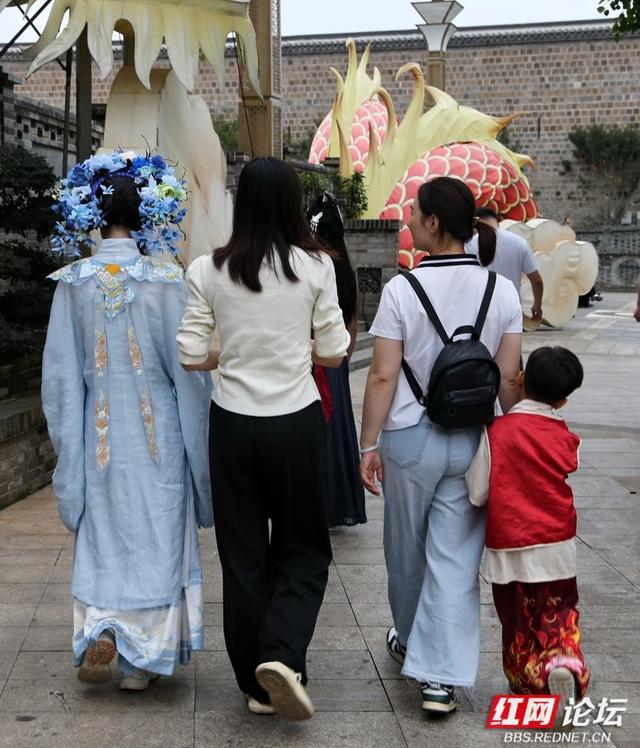 欢庆时刻丨一城烟火一巷诗，国庆打卡益阳明清古巷正当时
