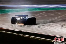汉密尔顿收获F1中国站冲刺赛排位赛杆位图片