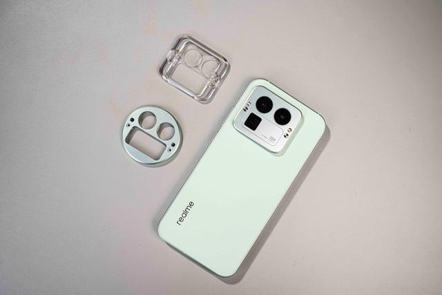 真我 GT8 Pro 评测：理光联名街拍利器，真我太懂年轻人了
