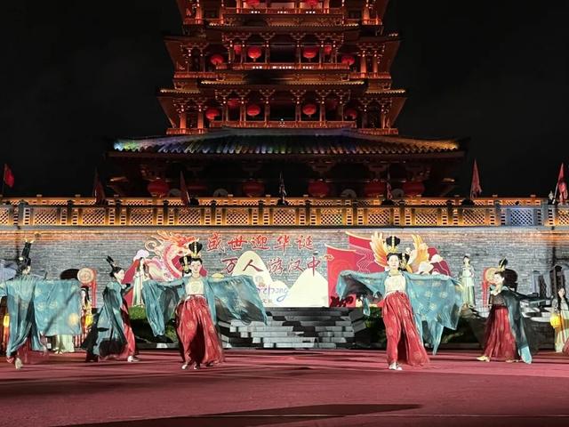 2025“盛世华诞”・放歌汉中”华服秀精彩上演