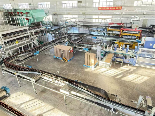 国际在线丨山海有情 冰雪辽宁 ：滑雪温泉喝羊汤 冬天的本溪值得来