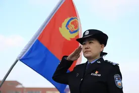 “多活一天，就要多救一个人”——让生命之花绽放在戒毒一线的女警师帅图片