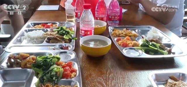 提供早餐、开放机关食堂、增开临时停车场……各地“多点发力”保障游客体验