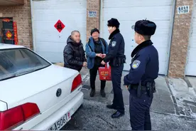 失散三十载终团圆，民警暖心助力兄弟重逢图片