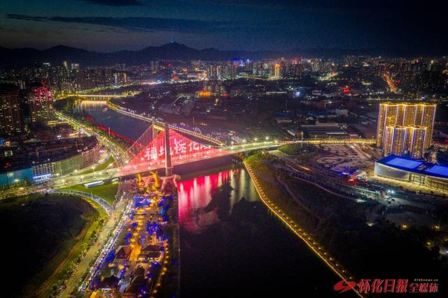 五溪潮涌满目新——写在第五届湖南旅游发展大会开幕之际