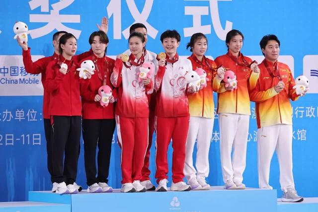 陈艺文/林珊	，冠军！广东跳水队十五运会第5金到手，台下一幕太动人