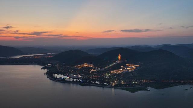 新华视点｜文旅消费提质升级 多地经济焕发冬日新活力