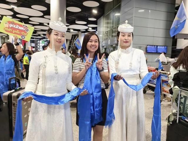迎来235名游客！2025年泰国包机游首发团抵达鄂尔多斯→