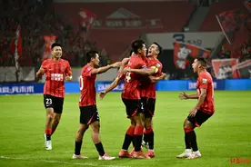 唐创一战成名，成都蓉城3比1把上海海港拉下榜首！“目标亚洲”只差一分图片
