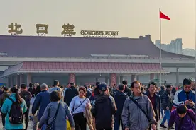 国家移民管理局：“一签多行”“一周一行”政策实施以来  内地赴港澳客流增幅明显图片
