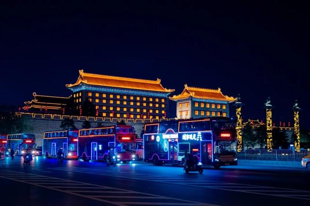跟着唐诗游长安！乘西安城市观光车，体验“斗酒诗百篇”的浪漫！