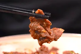 壹粉食堂|春节必备菜肴上桌啦！自制爆炒牛肉，味道鲜美肉质嫩滑图片