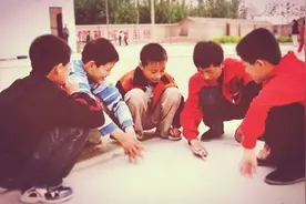 热闻|跳房子、打弹珠......这些游戏承包了我们的童年，你玩过几个？图片