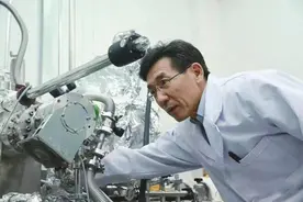 农村“笨小孩”站上国家最高领奖台，薛其坤决战“量子之巅”| 新黄河晚读图片