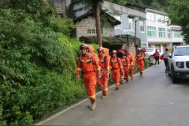 全部抢通！雅安市汉源县马烈乡灾区所有受损公路已全部抢通 灾区全面恢复供电图片