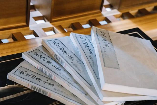 研学“趣”扬州｜ 秋游招募！千年微光指引，从天宁寺到唐槐的文化漫步