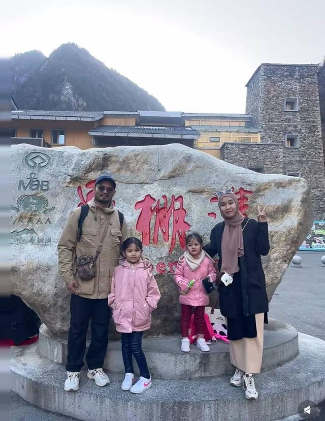 雪山与熊猫之外：全球游客为何涌向四川寻找“松弛感”？