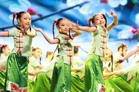 营造高雅校园艺术氛围，上海中学国际部艺术展演为学生搭建多样化展示平台图片