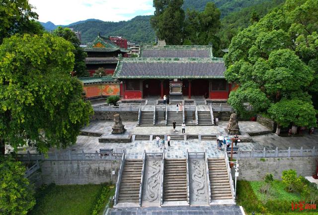 一路风景一路画！实探九绵高速：成都直达九寨沟，4小时穿梭仙境人间