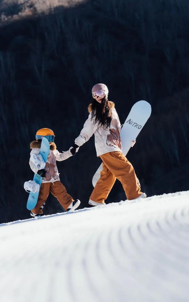 阿那亚·崇礼点亮冰雪童话季，"MORE THAN SKI"构建全龄友好度假新地标