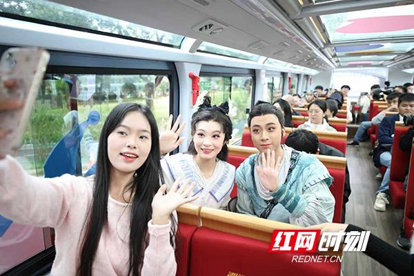 能观光，还能看戏！长沙有座“移动剧场”