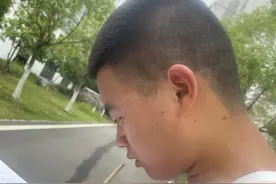 高中时两度辍学去搬砖，如今他读大学专业成绩经常第一图片