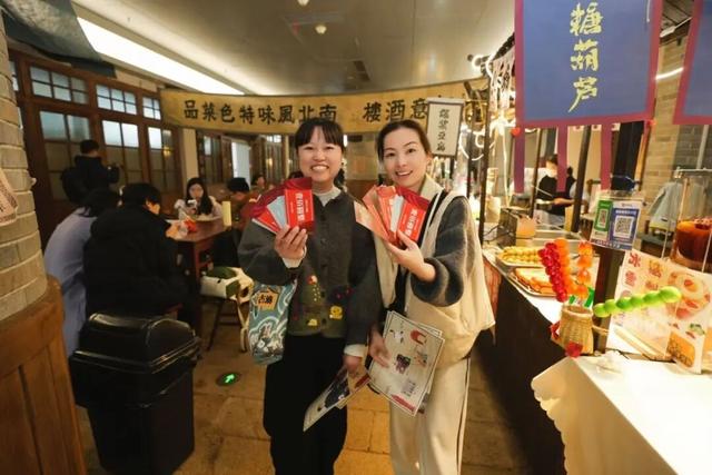 今天，南湖这里人气爆棚！