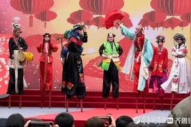 2024年青岛萝卜·元宵·糖球会开幕 萝卜雕刻惊艳全场图片